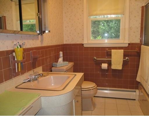 17 Venus Dr, Worcester, MA 01605 photo 11