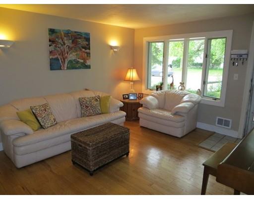 14 Gregory Rd, Framingham, MA 01701 photo 3