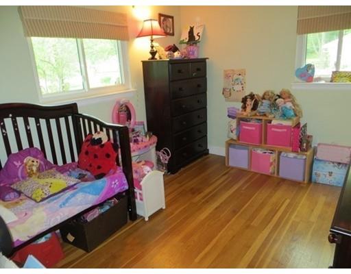 14 Gregory Rd, Framingham, MA 01701 photo 12