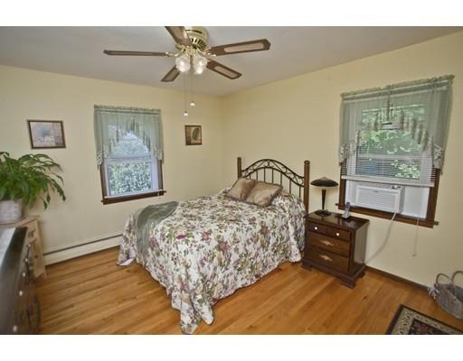 238 Hermitage Dr, Springfield, MA 01129 photo 8
