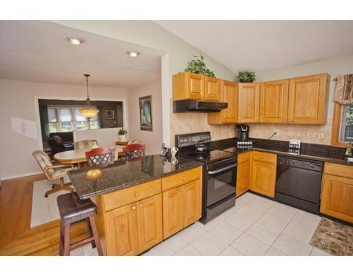 238 Hermitage Dr, Springfield, MA 01129 photo 4