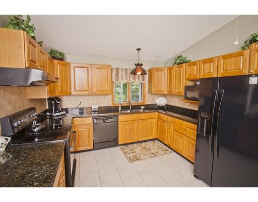 238 Hermitage Dr, Springfield, MA 01129 photo 3