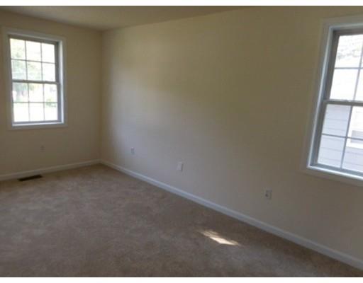 19 Debra Dr, Chicopee, MA 01013 photo 9