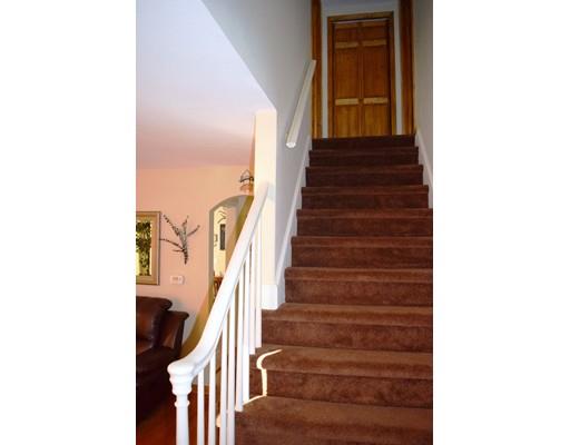 63 Glenham St, Springfield, MA 01104 photo 9