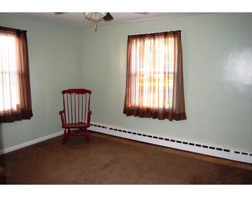 63 Glenham St, Springfield, MA 01104 photo 8