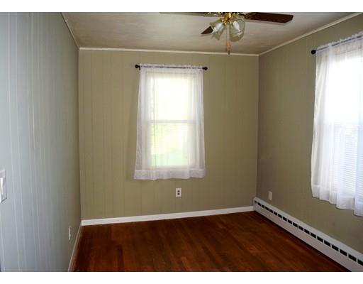 63 Glenham St, Springfield, MA 01104 photo 7