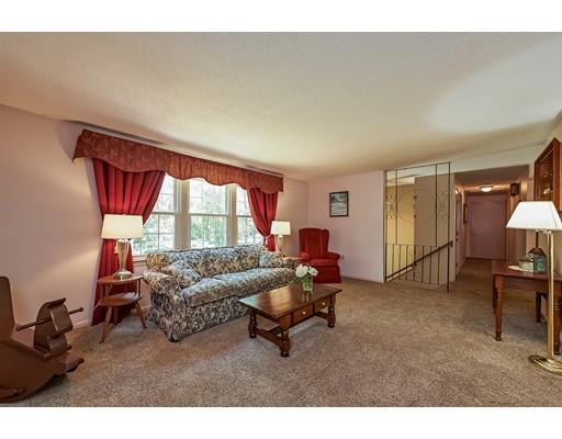 40 Mowry St, Mendon, MA 01756 photo 3