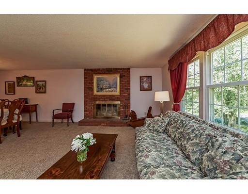 40 Mowry St, Mendon, MA 01756 photo 5