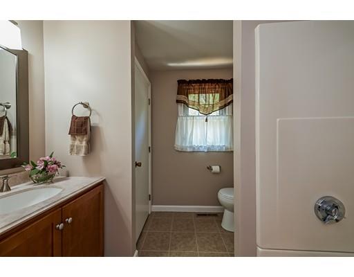40 Mowry St, Mendon, MA 01756 photo 12