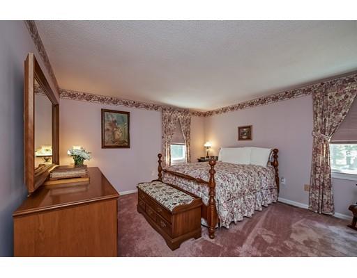 40 Mowry St, Mendon, MA 01756 photo 9