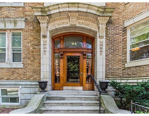 24 Euston St #1, Brookline, MA 02446 photo 1