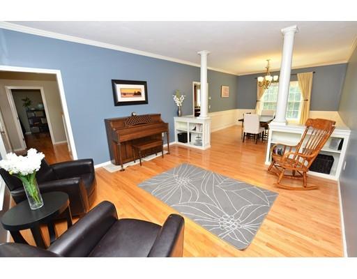 32 Paddock Dr, Plainville, MA 02762 photo 4