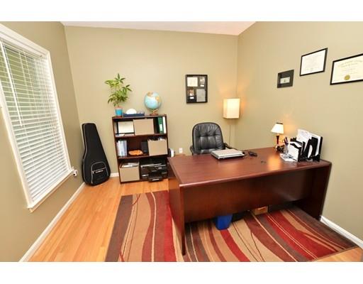 32 Paddock Dr, Plainville, MA 02762 photo 3