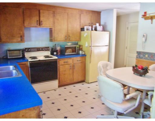 11 Sandy Valley Dr, Walpole, MA 02081 photo 2