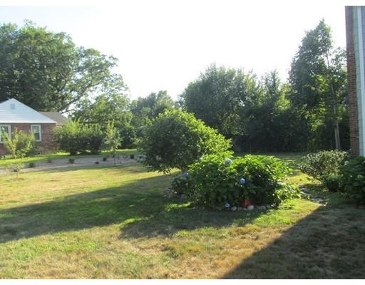 90 Abbott St, Springfield, MA 01118 photo 4