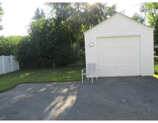 90 Abbott St, Springfield, MA 01118 photo 6