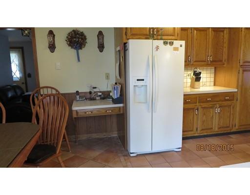 79 Casey Dr, Chicopee, MA 01020 photo 4