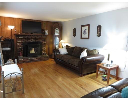 79 Casey Dr, Chicopee, MA 01020 photo 9