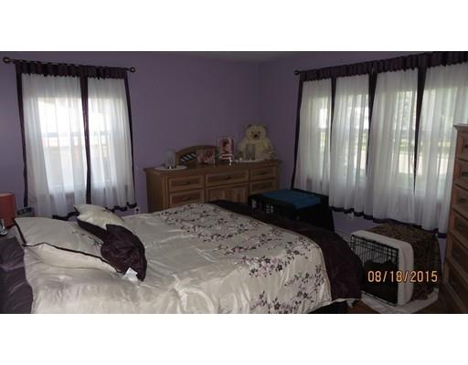 79 Casey Dr, Chicopee, MA 01020 photo 13