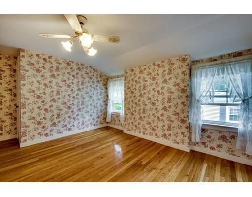 40 Macarthur Rd, Stoneham, MA 02180 photo 9