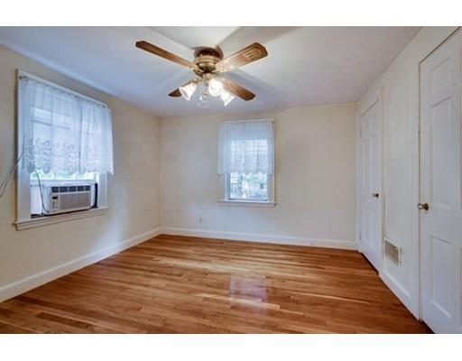 40 Macarthur Rd, Stoneham, MA 02180 photo 8