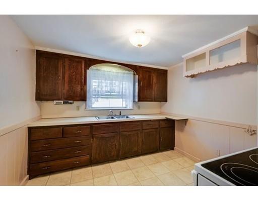 40 Macarthur Rd, Stoneham, MA 02180 photo 6