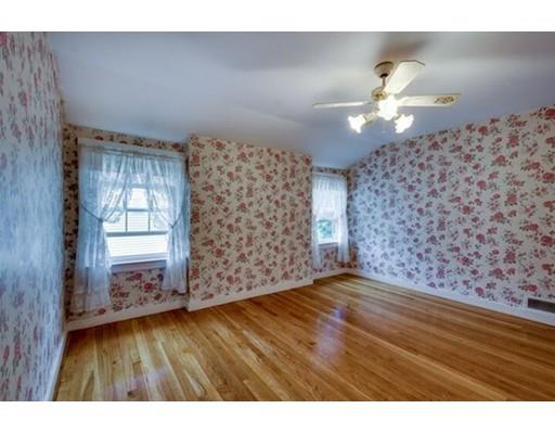 40 Macarthur Rd, Stoneham, MA 02180 photo 10