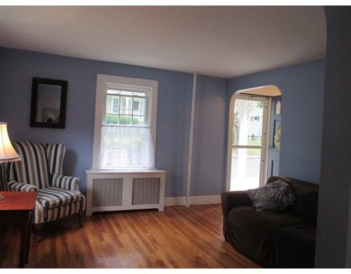 15 Temple St, Reading, MA 01867 photo 4