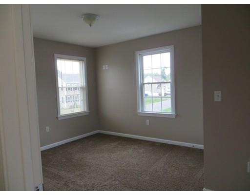 313 Christopher Dr, Springfield, MA 01119 photo 14