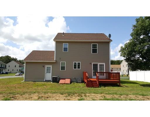 313 Christopher Dr, Springfield, MA 01119 photo 3
