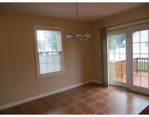 313 Christopher Dr, Springfield, MA 01119 photo 6
