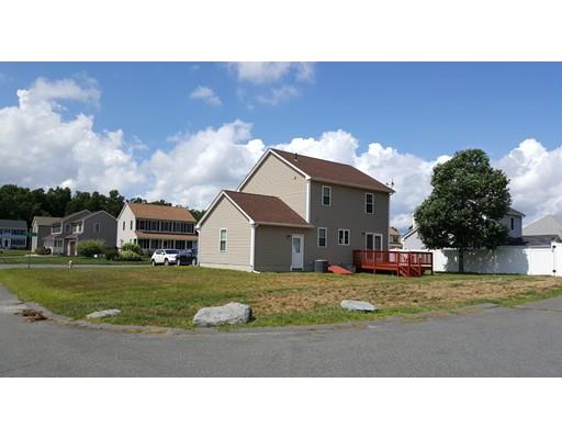 313 Christopher Dr, Springfield, MA 01119 photo 2