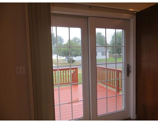 313 Christopher Dr, Springfield, MA 01119 photo 7