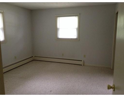 84 Sutton Rd, Webster, MA 01570 photo 5