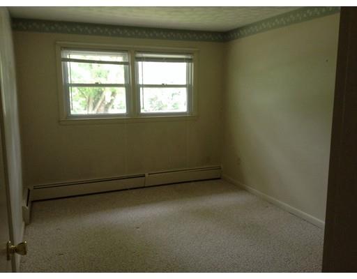 84 Sutton Rd, Webster, MA 01570 photo 4