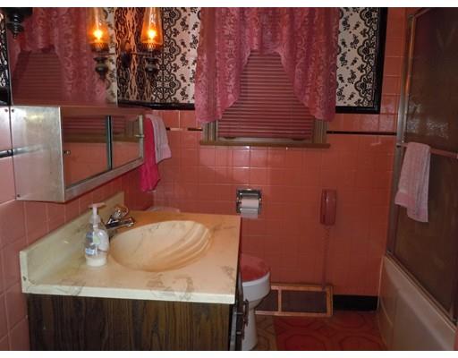 56 E Allen Ridge Rd, Springfield, MA 01118 photo 9