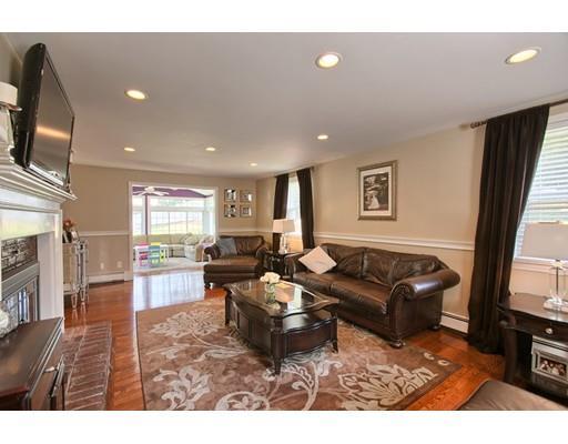 29 Spring St, Wakefield, MA 01880 photo 4