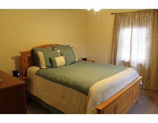 17 Picadilly St, Upton, MA 01568 photo 11