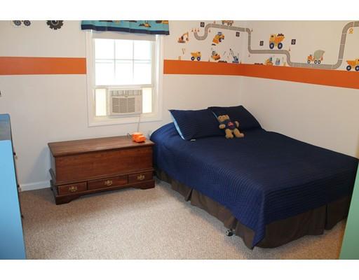17 Picadilly St, Upton, MA 01568 photo 13