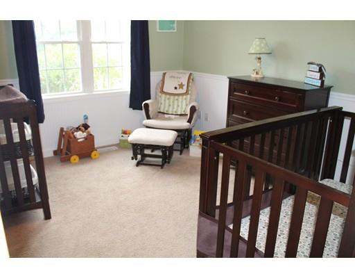 17 Picadilly St, Upton, MA 01568 photo 10