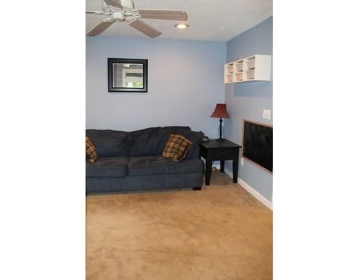 17 Picadilly St, Upton, MA 01568 photo 8