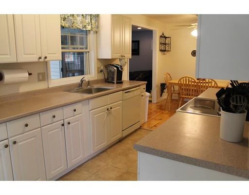 17 Picadilly St, Upton, MA 01568 photo 4