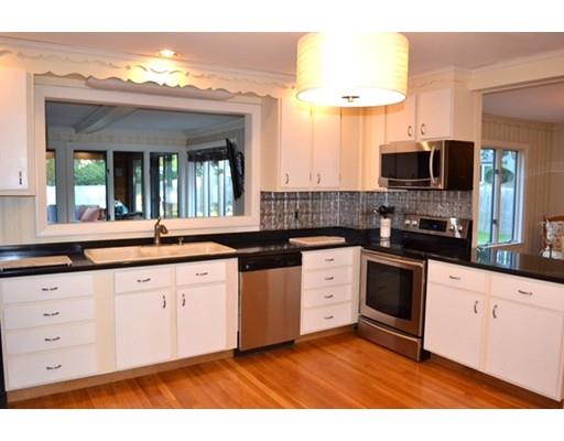 8 Goodyear St, Beverly, MA 01915 photo 2