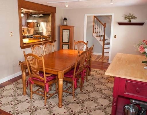7 Sweetser St, Wakefield, MA 01880 photo 4