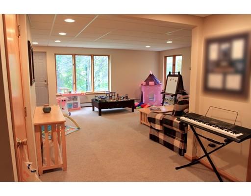 21 Lantern Ln, Worcester, MA 01609 photo 17