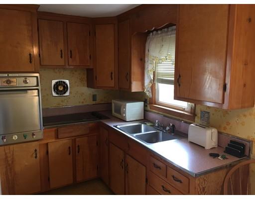 28 Crest Cir, Worcester, MA 01603 photo 2