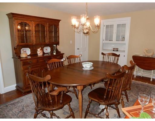 2 Rolling Ln, Needham, MA 02492 photo 3