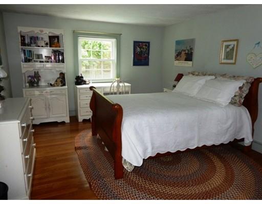 2 Rolling Ln, Needham, MA 02492 photo 9