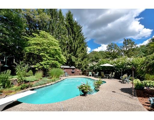 37 Bow St, Millis, MA 02054 photo 3