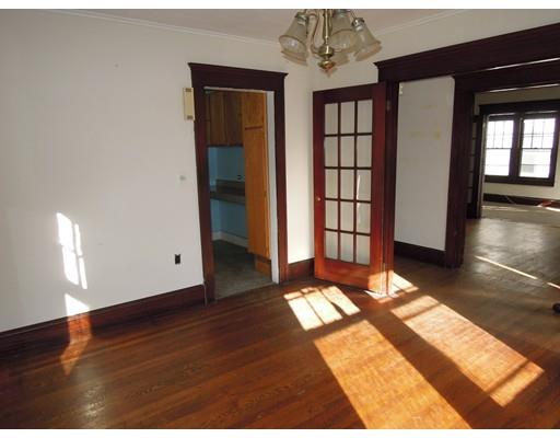 85 Mapledell St, Springfield, MA 01109 photo 9